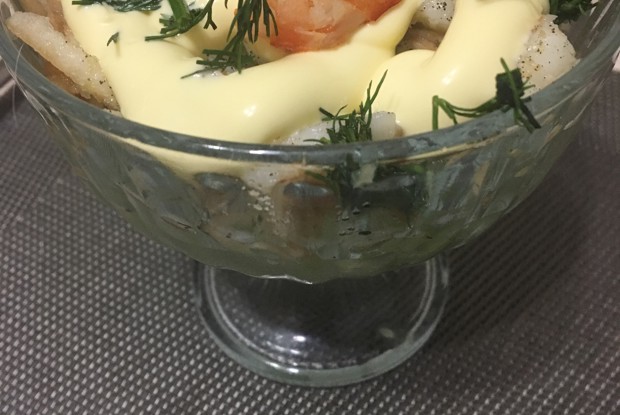 Салат-коктейль из креветок