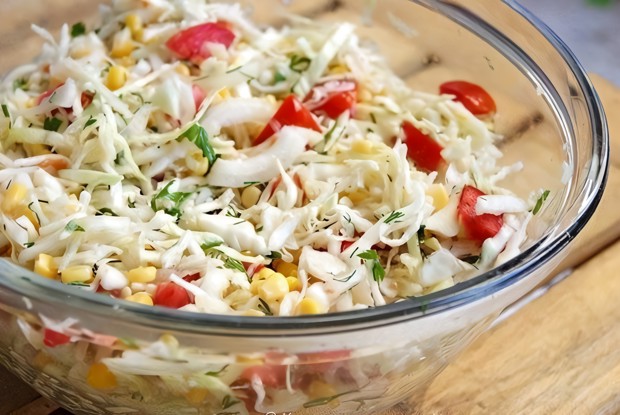 Салат «Летний» с капустой