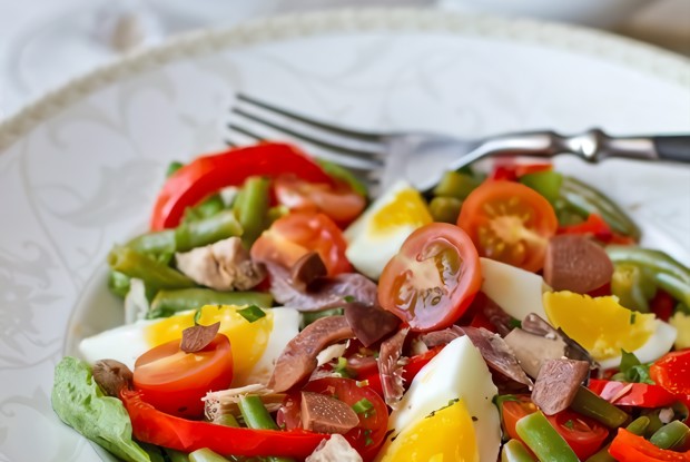 Салат «Нисуаз» с тунцом