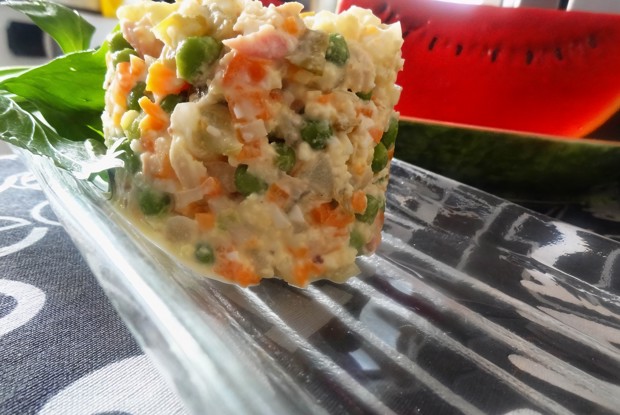 Салат оливье с кольраби