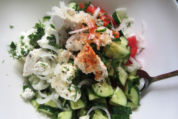 Салат овощной с сыром «Филадельфия»