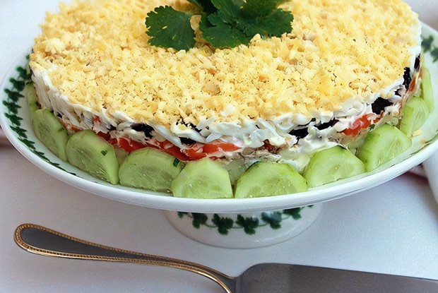 Салат «Печень трески под шубой»