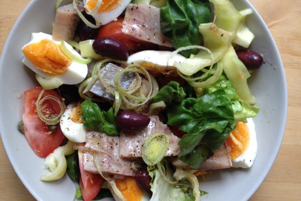 Салат пестрый с сельдью