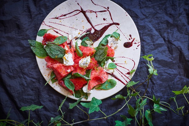 Салат с арбузом и сыром Рикотта