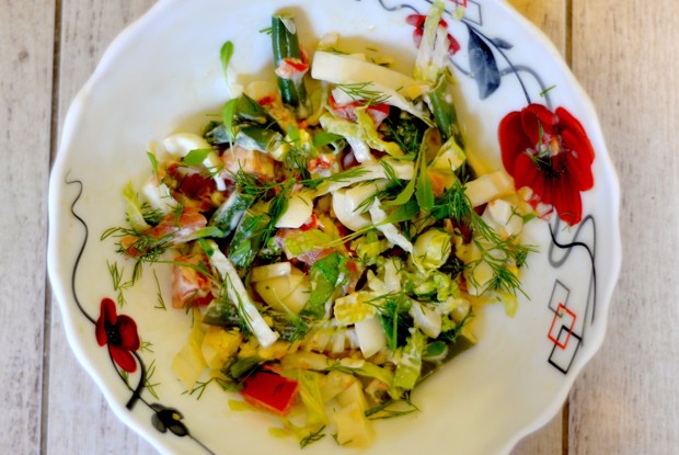 Салат с чесночной семгой