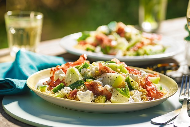 Салат с дыней и копченым окороком