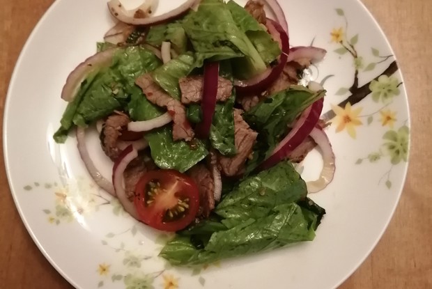 Салат с говядиной по-тайски