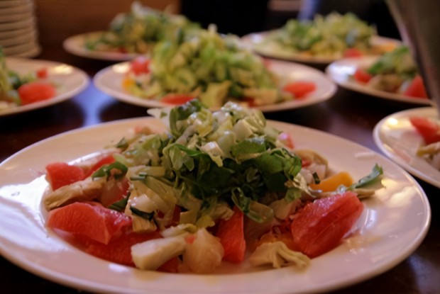 Салат с грейпфрутом и артишоками