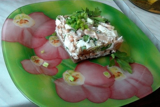 Салат с грибами и йогуртовой заправкой