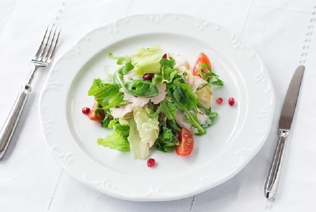 Салат с индейкой и гранатом