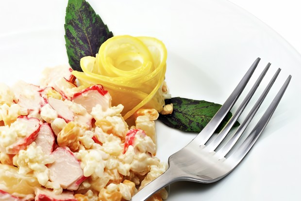 Салат с крабовыми палочками