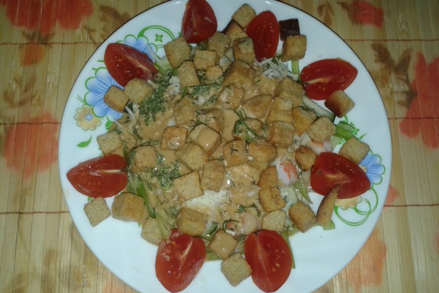 Салат с креветками и овощами