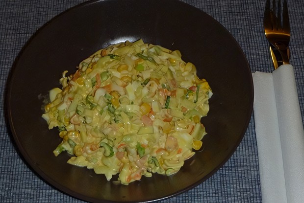 Салат с креветками и крабовыми палочками