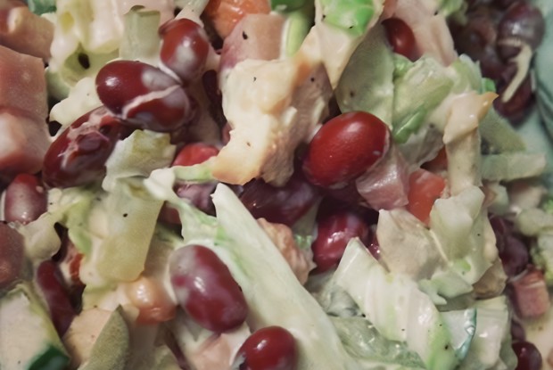 Салат с курицей и балыком