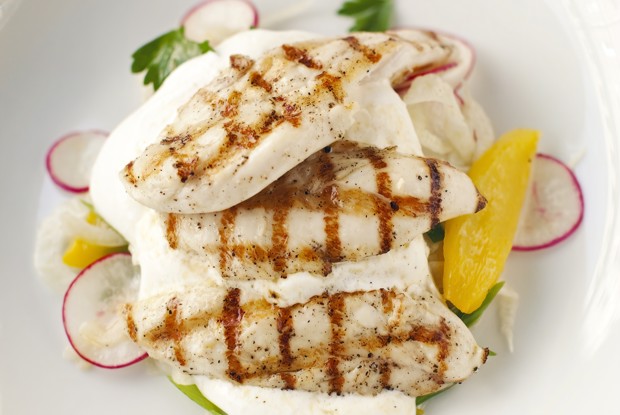 Салат с курицей и фенхелем