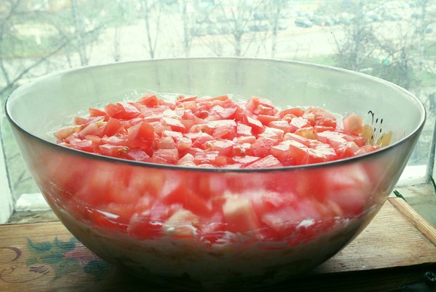 Салат с курицей и маринованными грибами