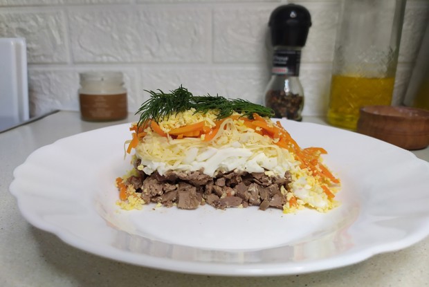 Салат с куриной печенью