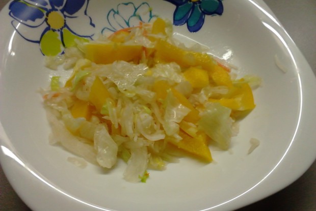 Салат с квашенной капустой и болгарским перцем