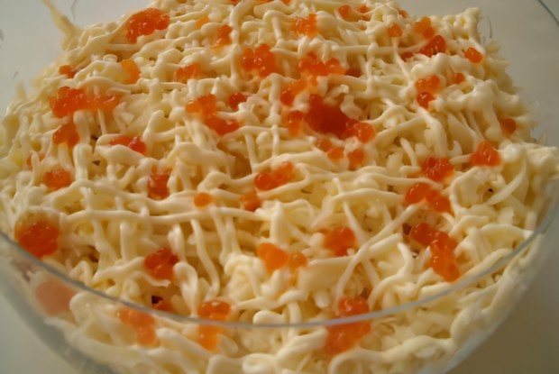 Салат с морским коктейлем