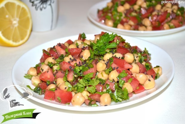 Салат с нутом и сладким перцем «Турецкий»