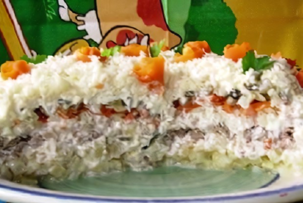 Салат с огурцом и морковью