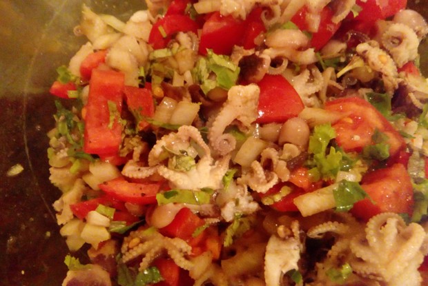 Салат с осьминогами