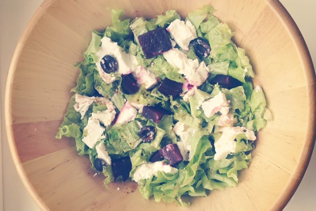 Салат с печеной свеклой и фетой