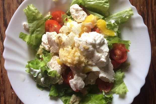 Салат с помидорами и зеленью