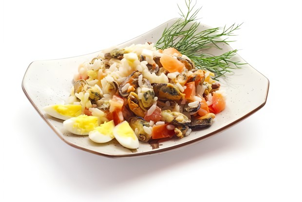 Салат с рисом и мидиями
