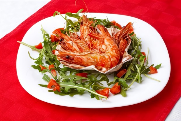 Салат с рукколой