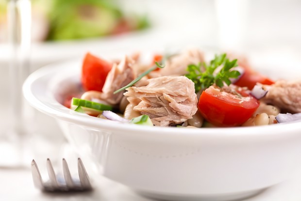 Салат с тунцом и фасолью по-тоскански