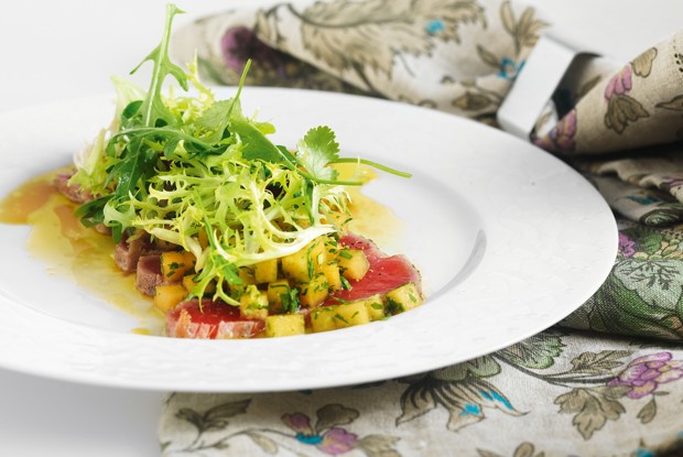 Салат с тунцом и дыней