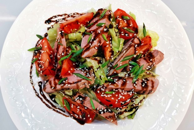 Салат с утиной грудкой