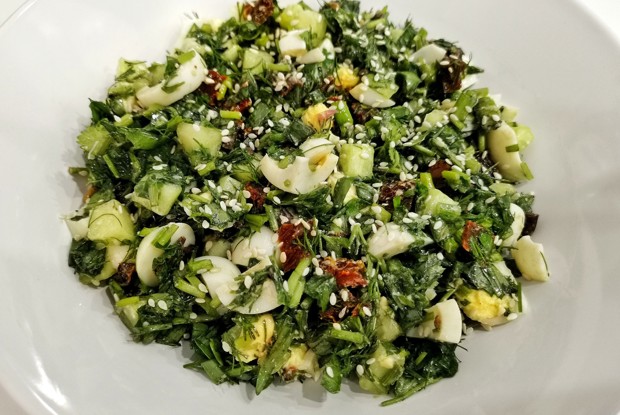 Салат с вялеными помидорами