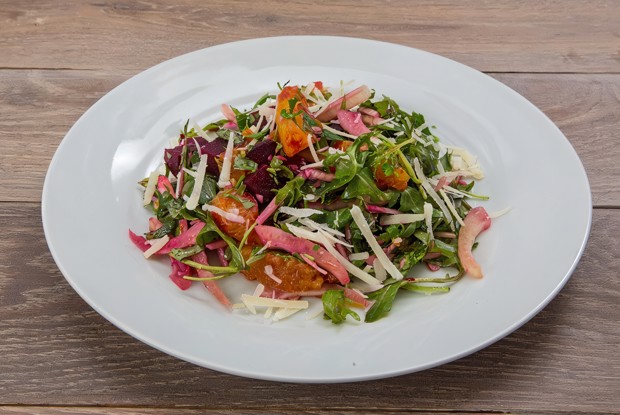 Салат со свеклой, апельсином и фенхелем