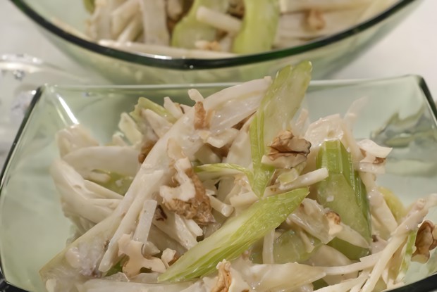 Салат «Вальдорф» с фенхелем