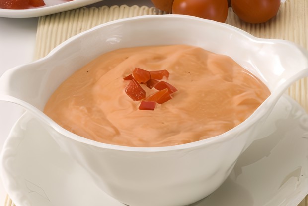 Салатная заправка из козьего сыра и томатов