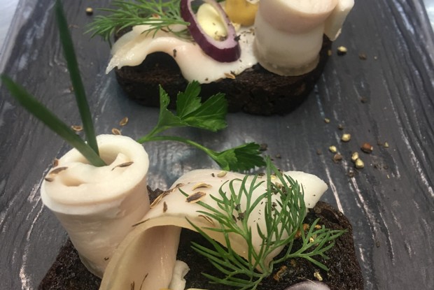 Сало из ресторана Puppen Haus