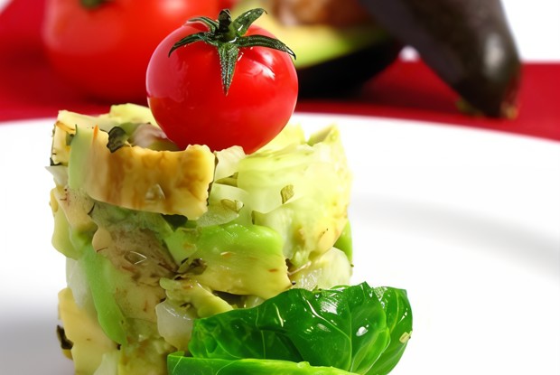 Сальса из авокадо и красного лука