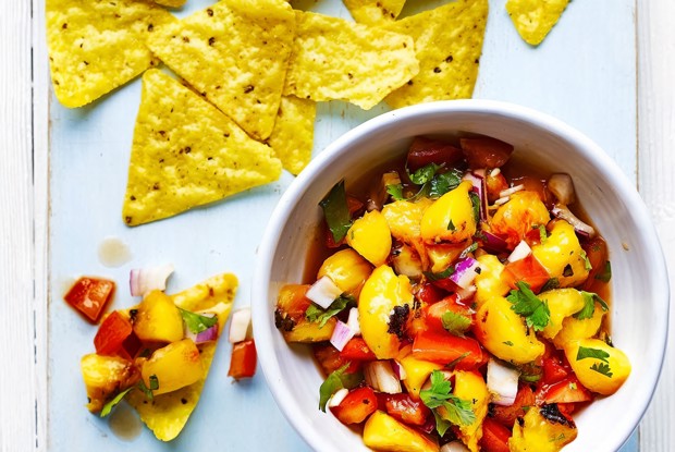 Сальса из персиков на гриле