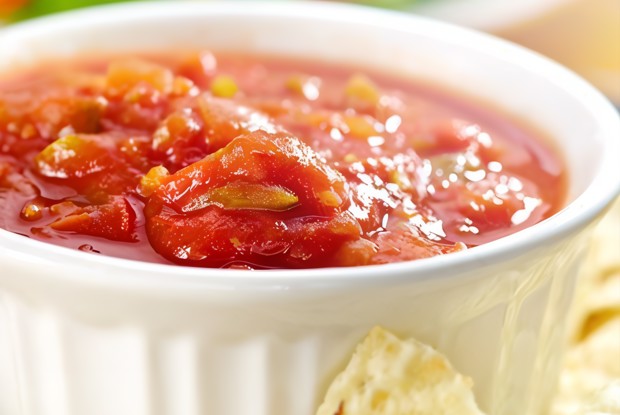 Сальса из жареной кукурузы, зеленых чили и кинзы