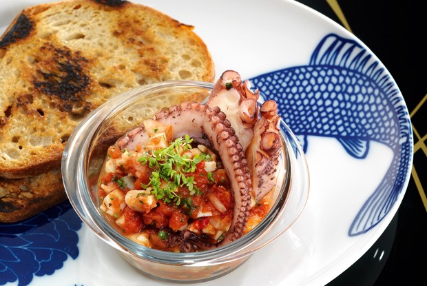 Сальса с кальмарами и осьминогом