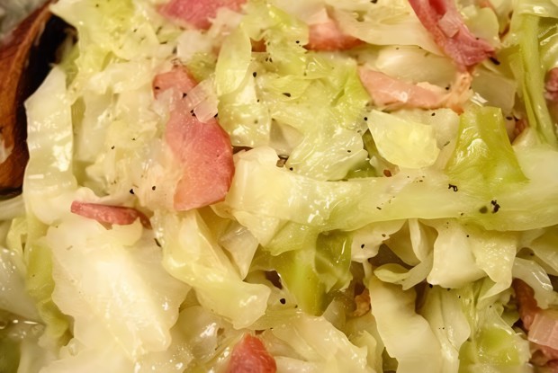 Савойская капуста с фенхелем и фундуком