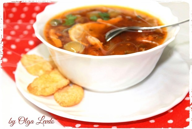 Сборная солянка на курином бульоне