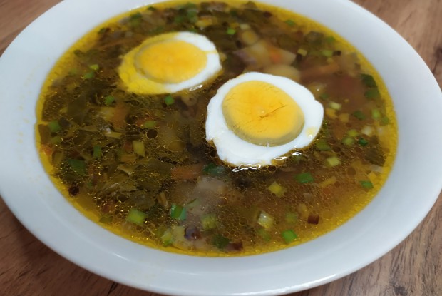 Щавелевый суп с яйцом