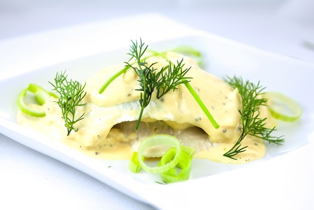 Сельдь на гриле с горчичным соусом