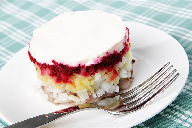 Сельдь под шубой с яблоками