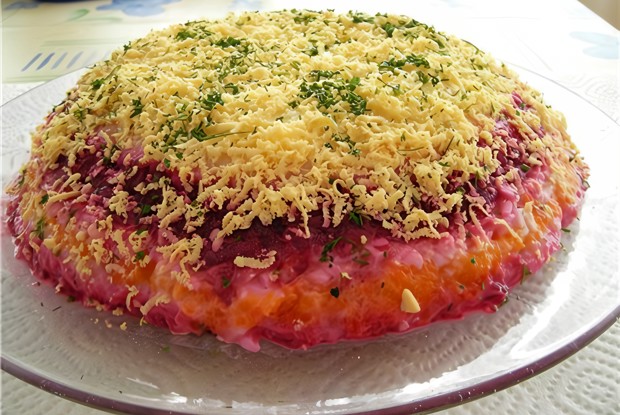 Сельдь под шубой с яйцами