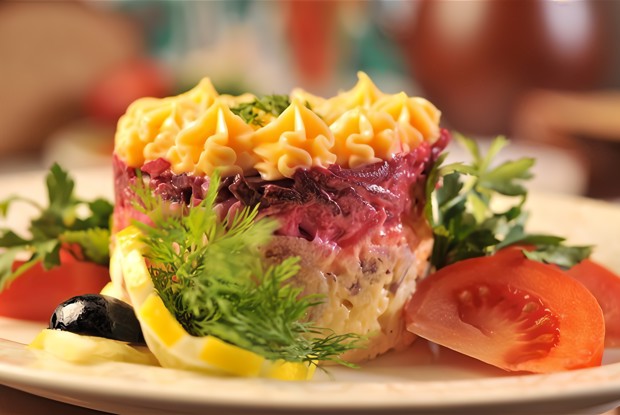 Сельдь под шубой с яблоком и лимонным соком