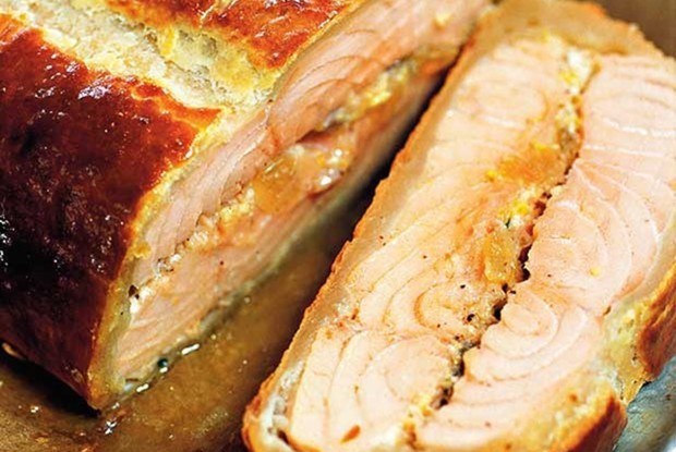 Семга, запеченная с травами и карамелизованным лимоном